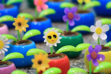 Güneş enerjili çiçek pod