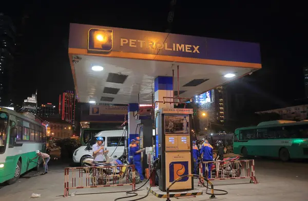 Gasolinera Petrolimex Ciudad Ho Chi Minh Vietnam —  Fotos de Stock