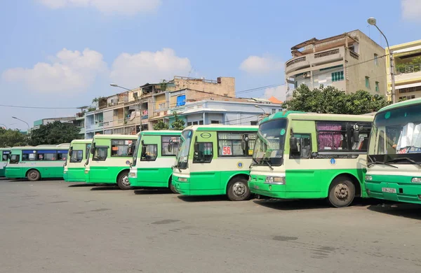 Veřejné autobusového terminálu Ho Či Minovo Město Saigon Vietnam — Stock fotografie