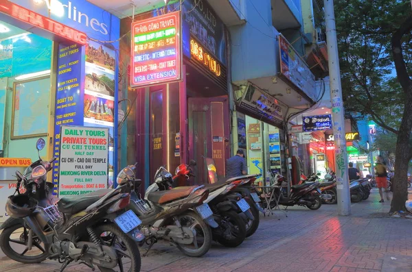Pham Ngu Lao sokak şehri Ho Chi Minh City Saigon Vietnam — Stok fotoğraf