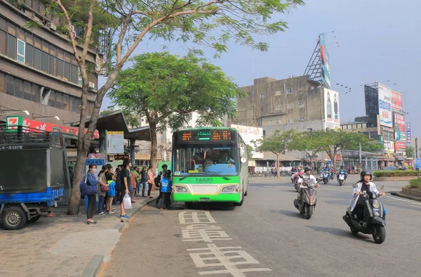 Bus commuters Tainan Taiwan — Stock Photo, Image