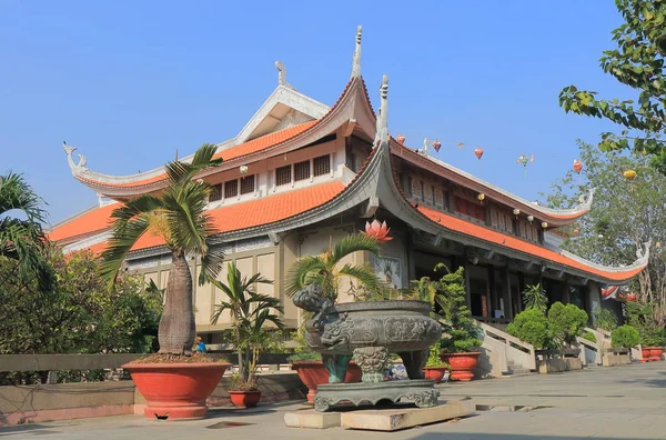 Vinh Nghiem pagoda temple Ho Chi Minh City Saigon Vietnam — Stok fotoğraf