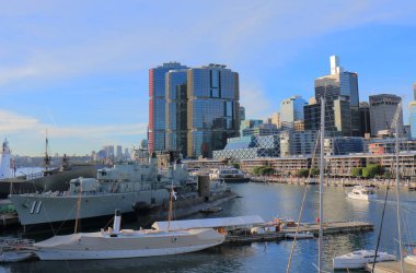 Savaş gemisi Darling Harbour Sydney cityscape Avustralya