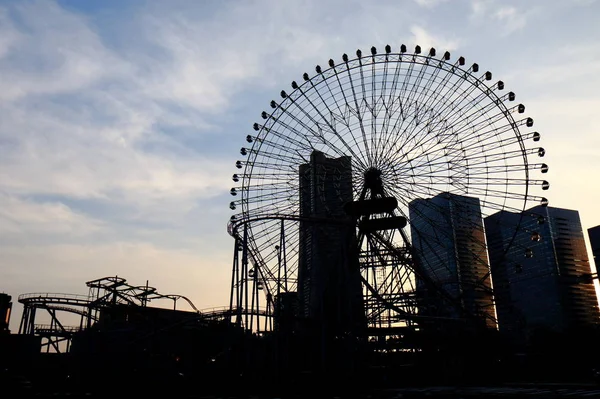 Silhouette view of Ferris wheel amusement park — Stock Photo, Image