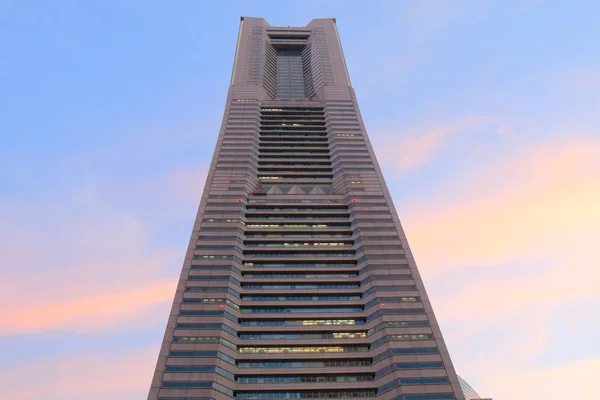 Gratte-ciel immeuble de bureaux Yokohama Japon — Photo