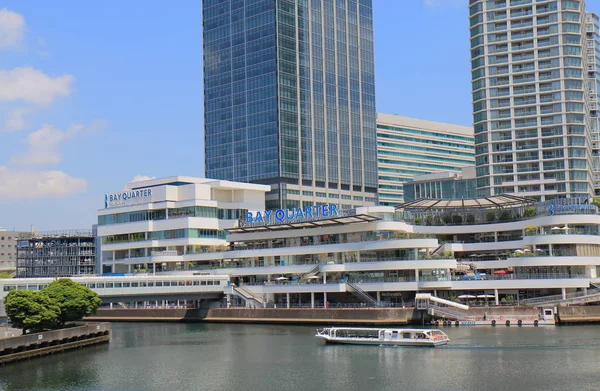 Shopping mall cruise boat cityscape Yokohama — Stock Photo, Image