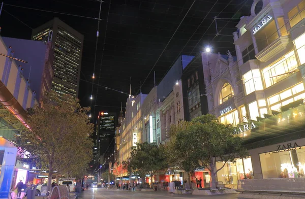 购物街夜景观墨尔本澳大利亚 — 图库照片