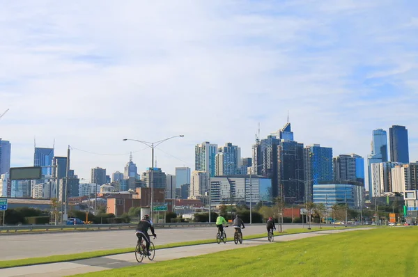 Radfahrer melbourne stadtbild australien — Stockfoto