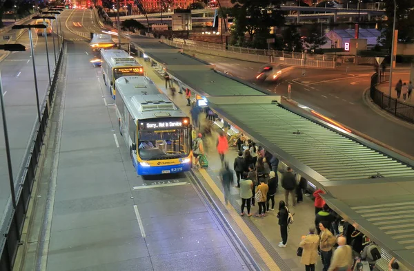 Bus pendelaars stadsgezicht Brisbane, Australië — Stockfoto