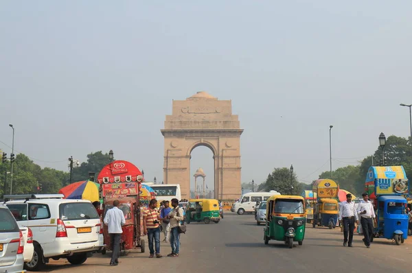 Nueva India Delhi Octubre 2017 Personas Identificadas Visitan India Gate — Foto de Stock