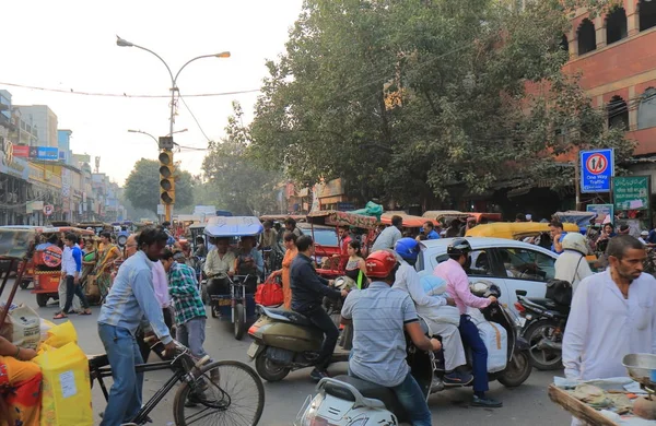 New Delhi India Ottobre 2017 Traffico Intenso Nel Centro Storico — Foto Stock