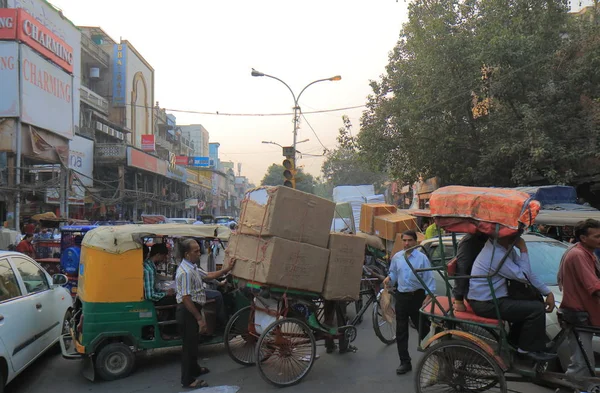 New Delhi India Ottobre 2017 Traffico Intenso Nel Centro Storico — Foto Stock