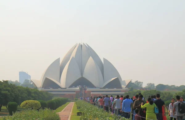 New Delhi Indie Října 2017 Neznámí Lidé Navštíví Lotus Temple — Stock fotografie