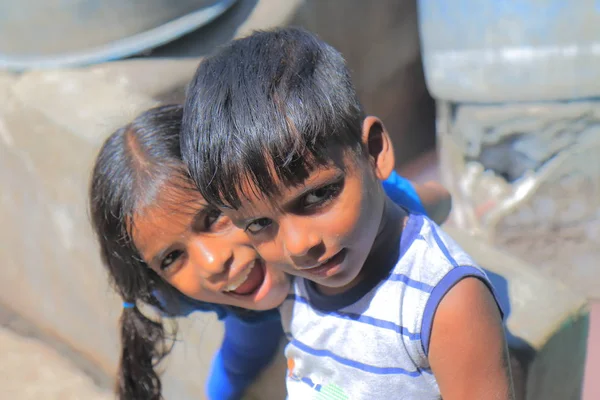 Mumbai Indien Oktober 2017 Oidentifierade Barn Poserar Mot Kameran Mumbai — Stockfoto