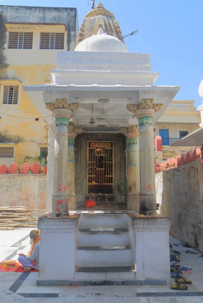 Udaipur India Outubro 2017 Pessoas Não Identificadas Visitam Templo Jagdish — Fotografia de Stock