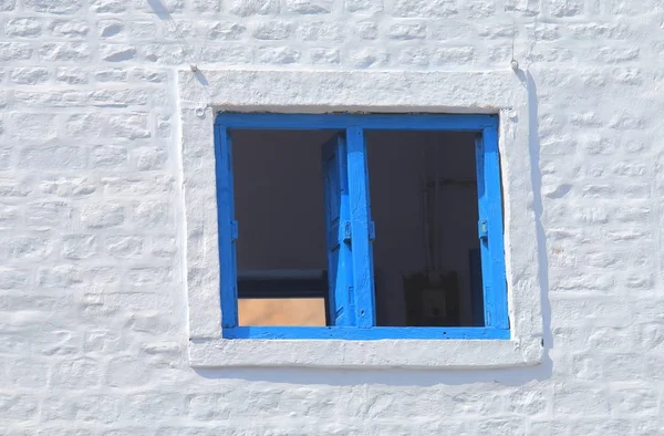 Синій Віконної Рами Білої Стіни Jodhpur Індії — стокове фото
