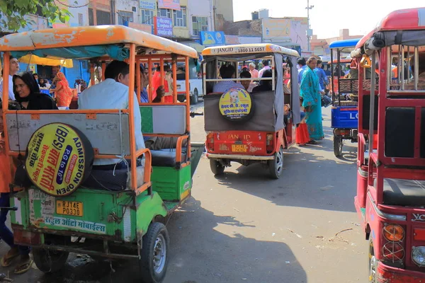 Jaipur India Ottobre 2017 Tuk Tuk Moto Taxi Prendere Passeggeri — Foto Stock