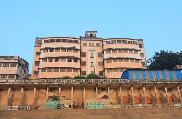 Varanasi India Novembre 2017 Ospedale Sulla Riva Del Fiume Gange — Foto Stock