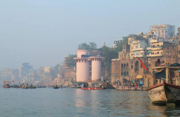 Varanasi Hindistan Kasım 2017 Kimliği Belirsiz Kişi Ziyaret Varanasi Ganj — Stok fotoğraf