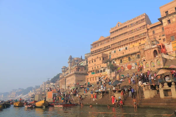 Varanasi Hindistan Kasım 2017 Kimliği Belirsiz Kişi Ziyaret Varanasi Ganj — Stok fotoğraf