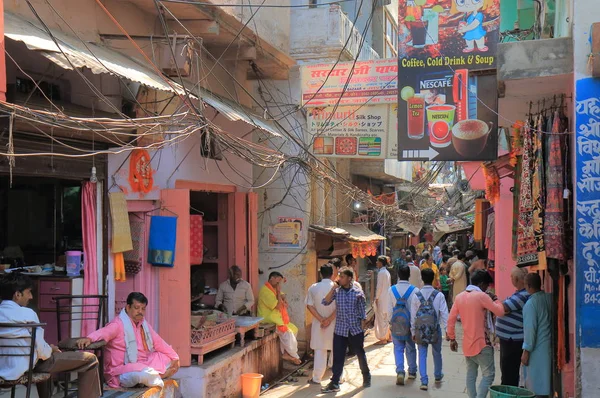 Varanasi India Noviembre 2017 Personas Identificadas Visitan Calle Comercial Del —  Fotos de Stock