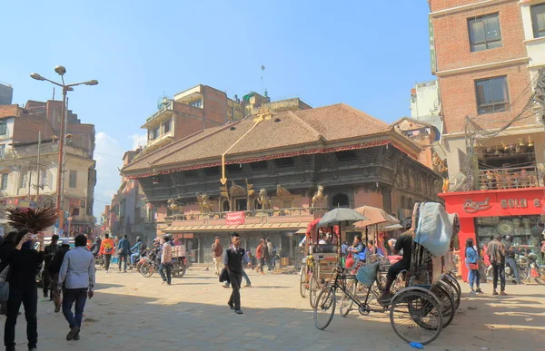 加德满都尼泊尔 2017年11月10日 不明身份的人访问阿卡什 Bhairab 寺在加德满都尼泊尔 — 图库照片