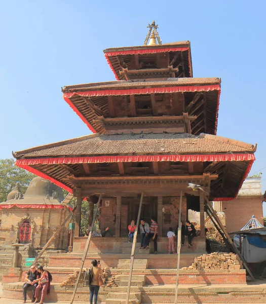 加德满都尼泊尔 2017年11月10日 不明身份的人访问尼泊尔加德满都的杜巴广场 — 图库照片