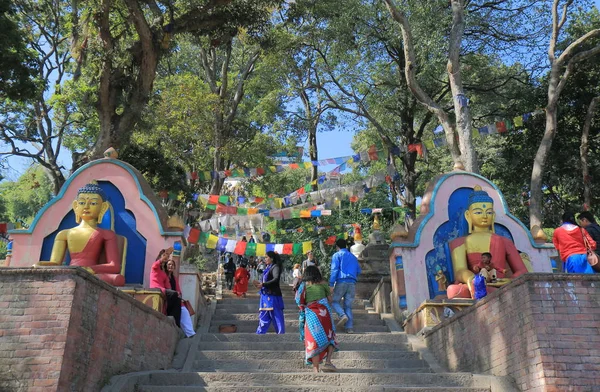 Kathmandu Nepal November 2017 Oidentifierade Personer Besök Swayambhunath Stupa Templet — Stockfoto
