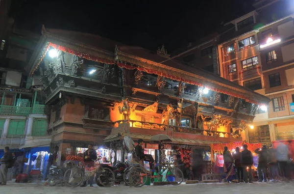 加德满都尼泊尔 2017年11月11日 不明身份的人访问阿卡什 Bhairab 寺在加德满都尼泊尔 — 图库照片