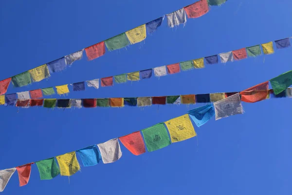 Drapeau Monastère Tibétain Dans Ciel Bleu Pokhara Népal — Photo