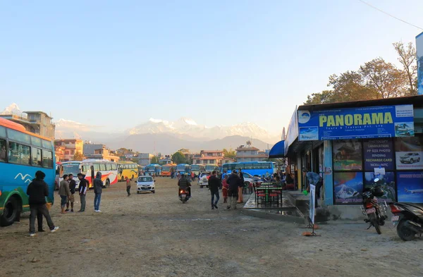 Pokhara Nepál Listopadu 2017 Neznámých Lidí Cestování Meziměstské Autobusové Nádraží — Stock fotografie