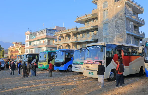 Pokhara Nepál Listopadu 2017 Neznámých Lidí Cestování Meziměstské Autobusové Nádraží — Stock fotografie