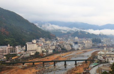 Gero'i Kaplıcalar Köyü cityscape Gero Japonya'da