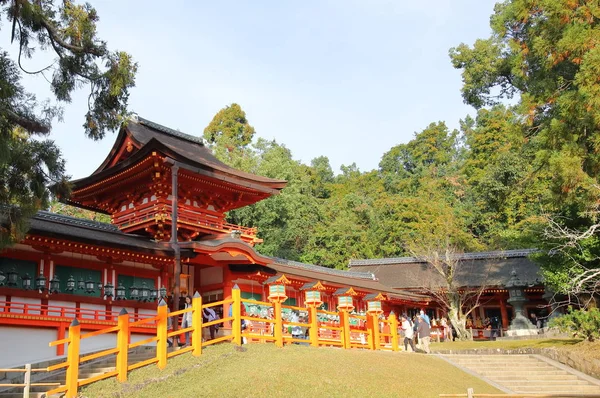 Nara Japan Listopada 2019 Niezidentyfikowane Osoby Odwiedzają Kasuga Taisha Sanktuarium — Zdjęcie stockowe