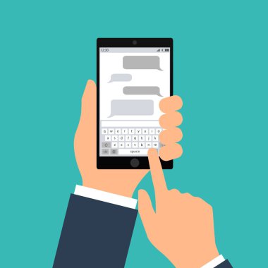 Siyah koşullarının smartphone ile boş konuşma balonları metin için el. Metin ileti düz tasarım konsepti