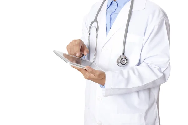 Lekarz trzymając tablet cyfrowy z stetoskop. — Zdjęcie stockowe