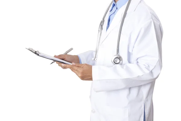 Doktor holding kalem hastalığı dosyalar ve stetoskop. — Stok fotoğraf