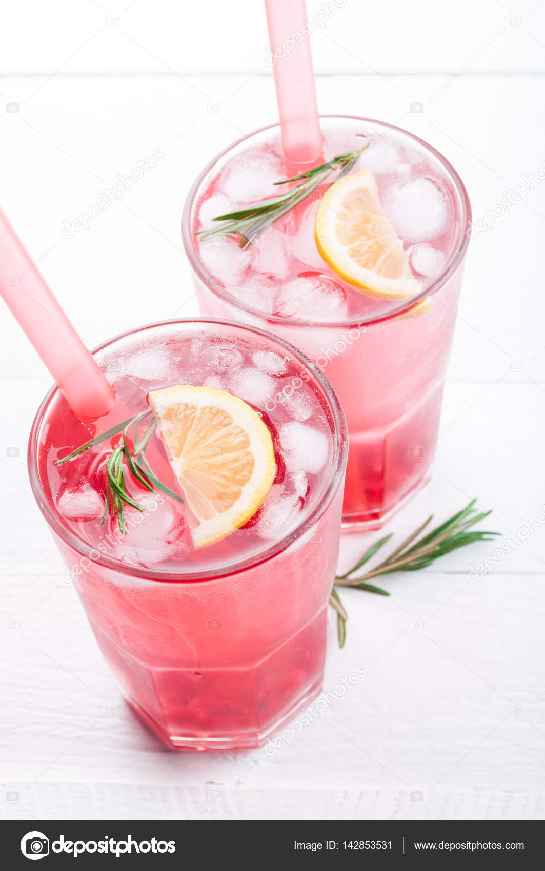 Dondurmalı Tropik Kokteyl Dondurmalı Tropik Kokteyl