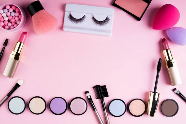 Makeup Och Dekorativ Kosmetika Rosa Bakgrund Platt Låg Mode Och — Stockfoto
