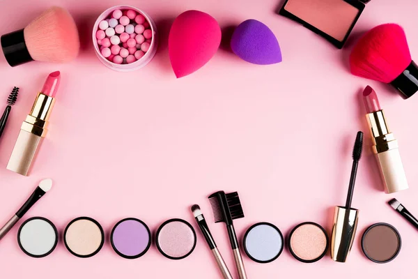 Makeup Och Dekorativ Kosmetika Rosa Bakgrund Platt Låg Mode Och — Stockfoto