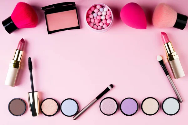 Ram Makeup Och Dekorativ Kosmetika Rosa Bakgrund Platt Lay Mode — Stockfoto