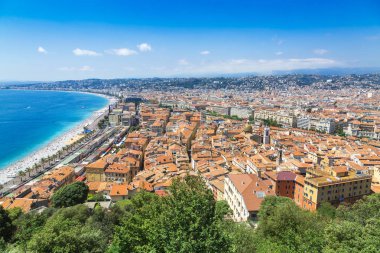 Güzel ve masmavi su