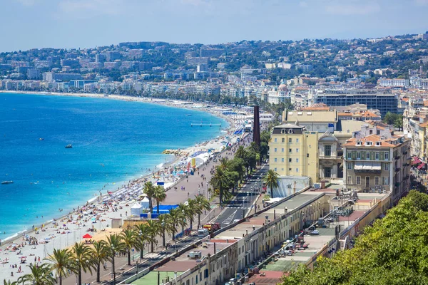 Piękne miasto Nicea i błękitne morze — Zdjęcie stockowe