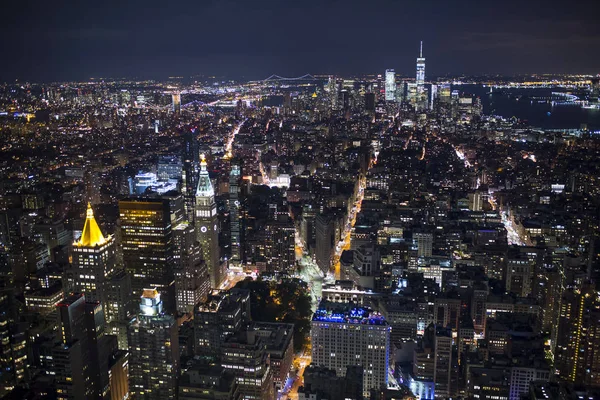 Vista aérea de la ciudad de Nueva York por la noche — Foto de Stock