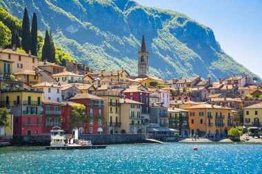 Varenna İtalyan şehir Beautyful eski şehir limanında