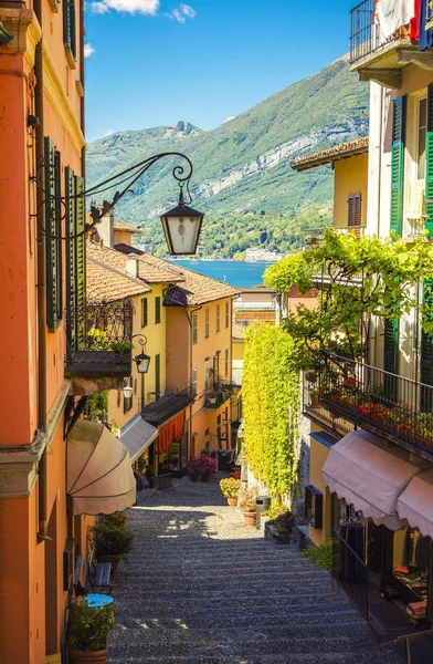 Rua Pitoresca Colorida Cidade Velha Bellagio Itália — Fotografia de Stock