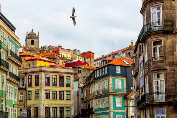 Clădiri vechi în cartierul Vitoria din orașul Porto, Portugalia — Fotografie, imagine de stoc