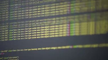 Program kodu bir bilgisayar ekranında taşıma