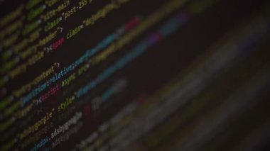 Program kodu bir bilgisayar ekranında taşıma