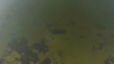 Denizin üzerinde iki tekne görünümü